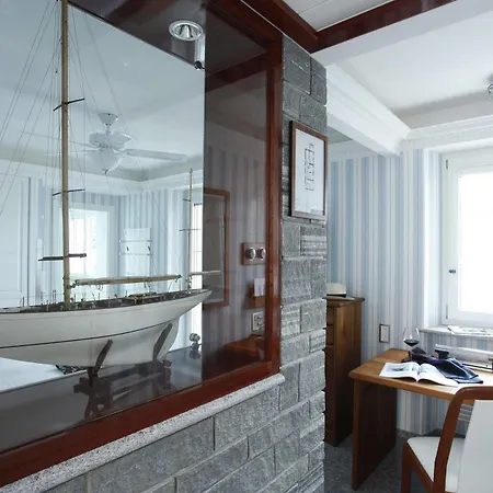 Yachtsport Maggiore Hotell 5*