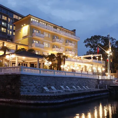 Yachtsport Maggiore Hotell 5*